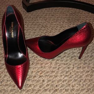 Saint Laurent pumps